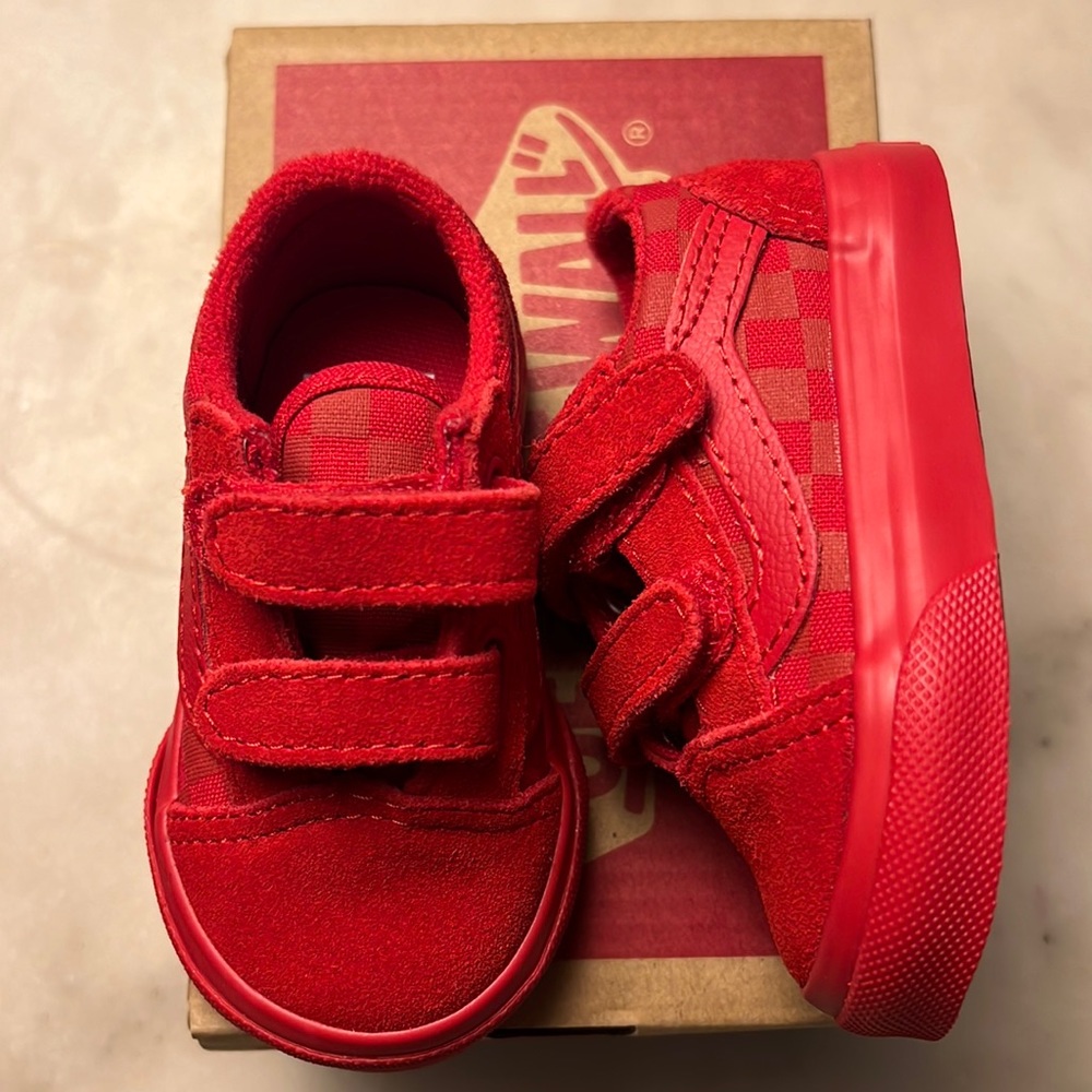Vans Old Skool V, Red, size 3